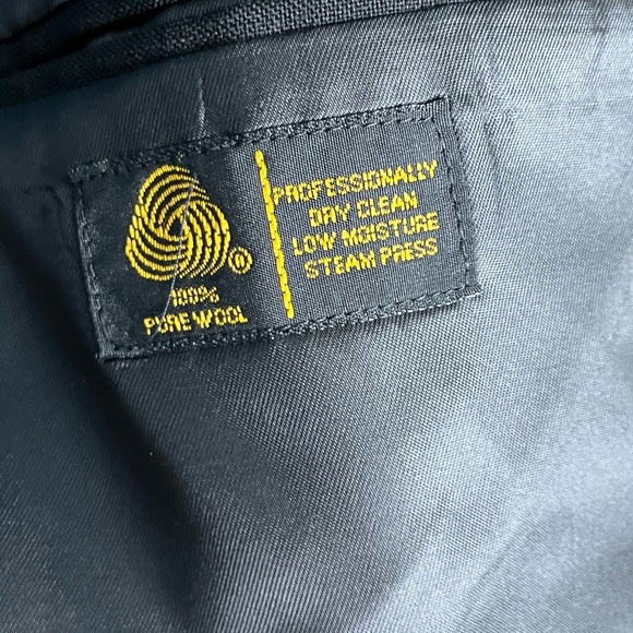 Single button 100% Wool tuxedo jacket made in USA, men’s, see measurements - Picture 8 of 9